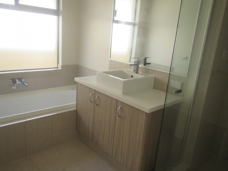 6 Lomandra Way, Hammond Park WA 6164