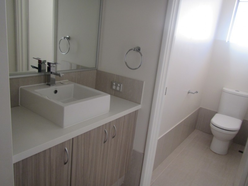 6 Lomandra Way, Hammond Park WA 6164