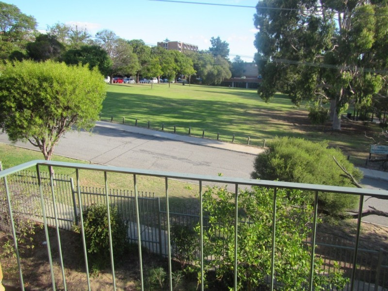 18/59 King George Street, Victoria Park WA 6100