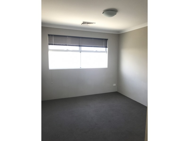 64 Congenial Loop, Atwell WA 6164