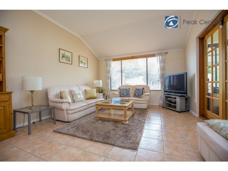 17 Lorne Ave, Hammond Park WA 6164