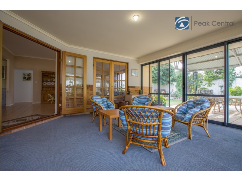 17 Lorne Ave, Hammond Park WA 6164