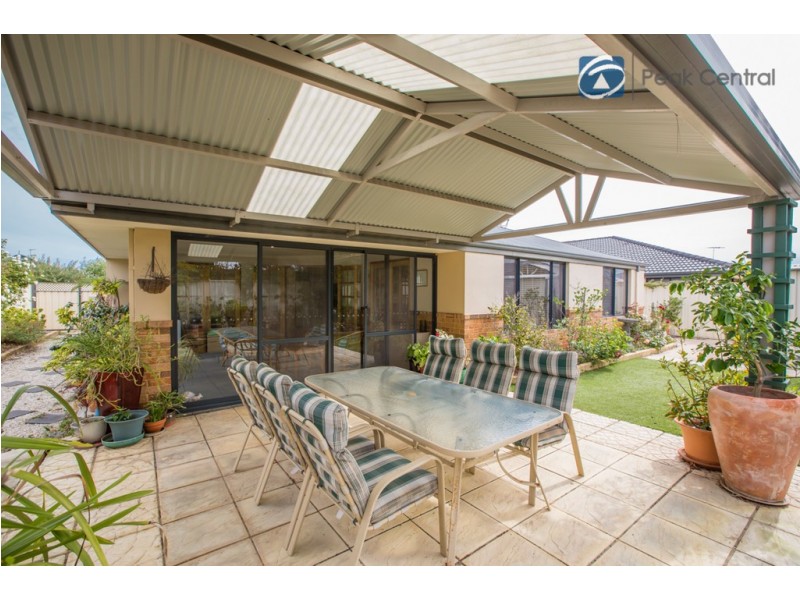 17 Lorne Ave, Hammond Park WA 6164