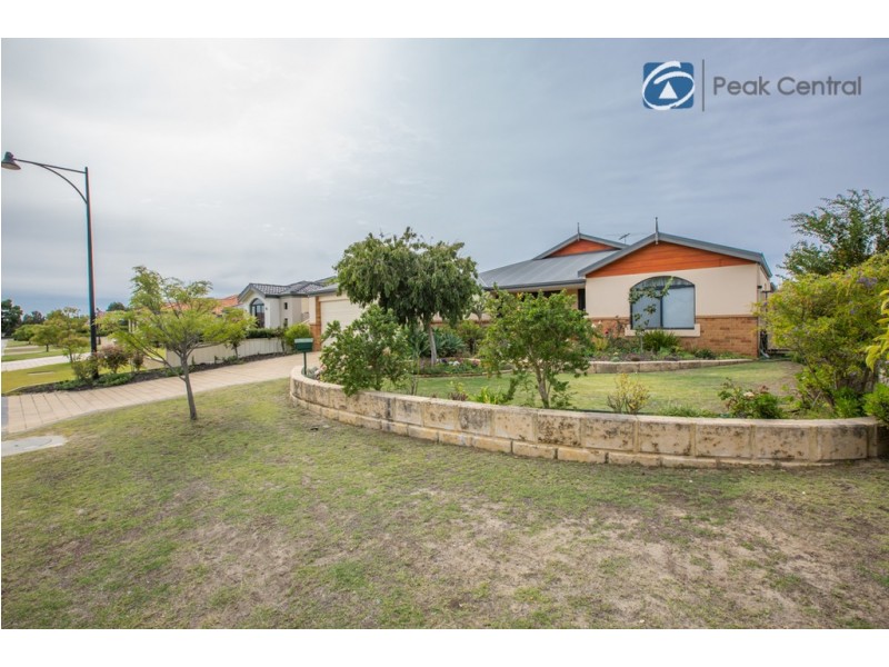 17 Lorne Ave, Hammond Park WA 6164