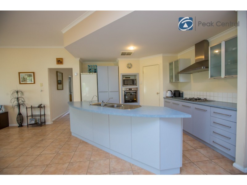 17 Lorne Ave, Hammond Park WA 6164