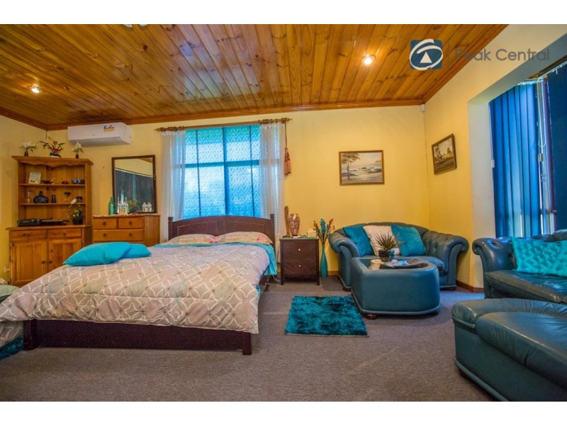 23 St Georges Ave, Champion Lakes WA 6111