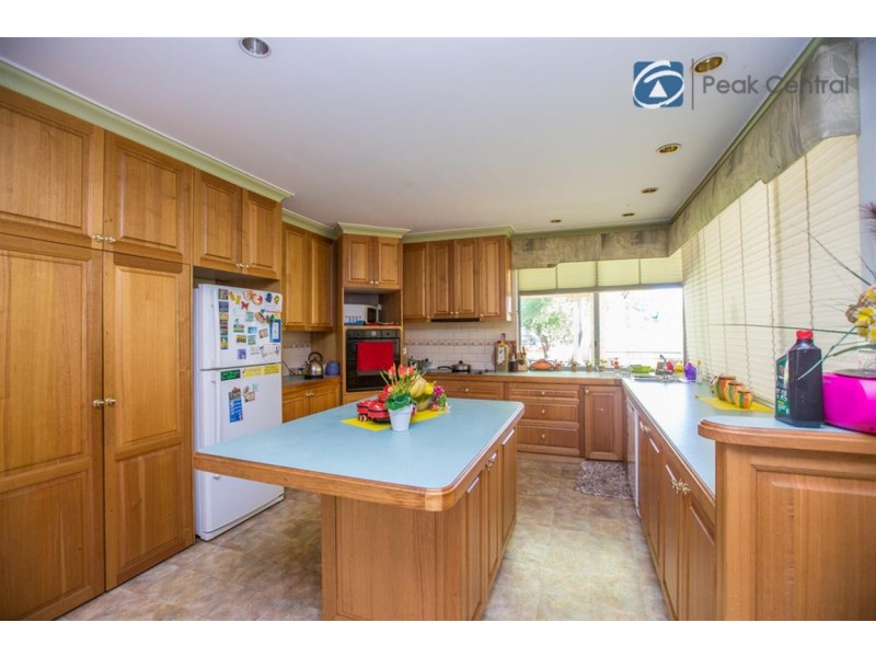 23 St Georges Ave, Champion Lakes WA 6111