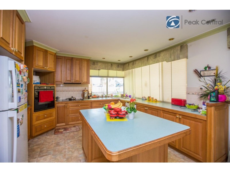 23 St Georges Ave, Champion Lakes WA 6111