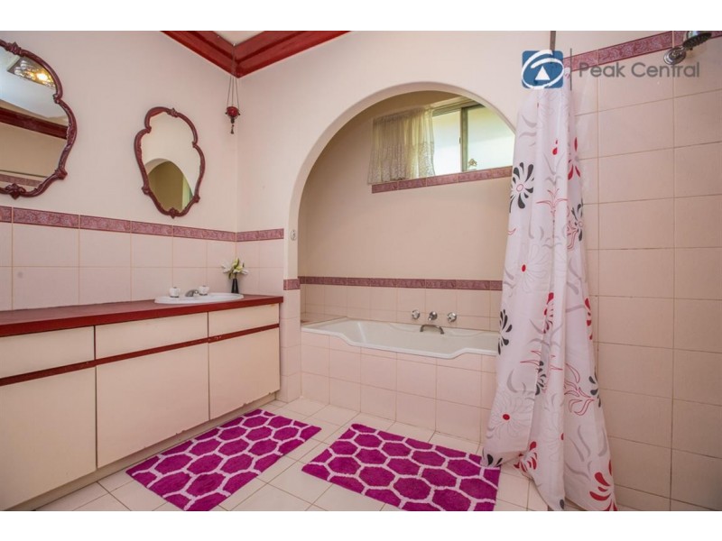 23 St Georges Ave, Champion Lakes WA 6111