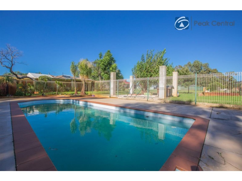 23 St Georges Ave, Champion Lakes WA 6111