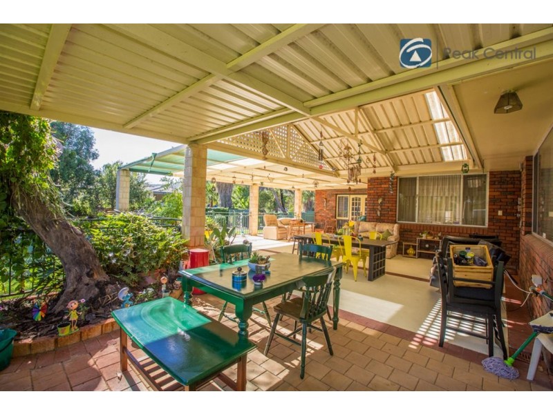 23 St Georges Ave, Champion Lakes WA 6111