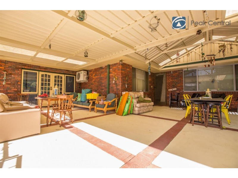 23 St Georges Ave, Champion Lakes WA 6111