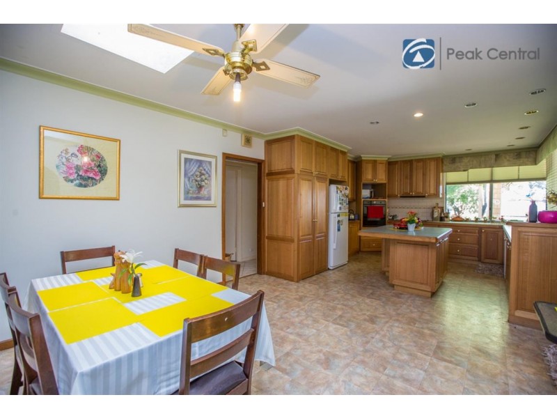 23 St Georges Ave, Champion Lakes WA 6111