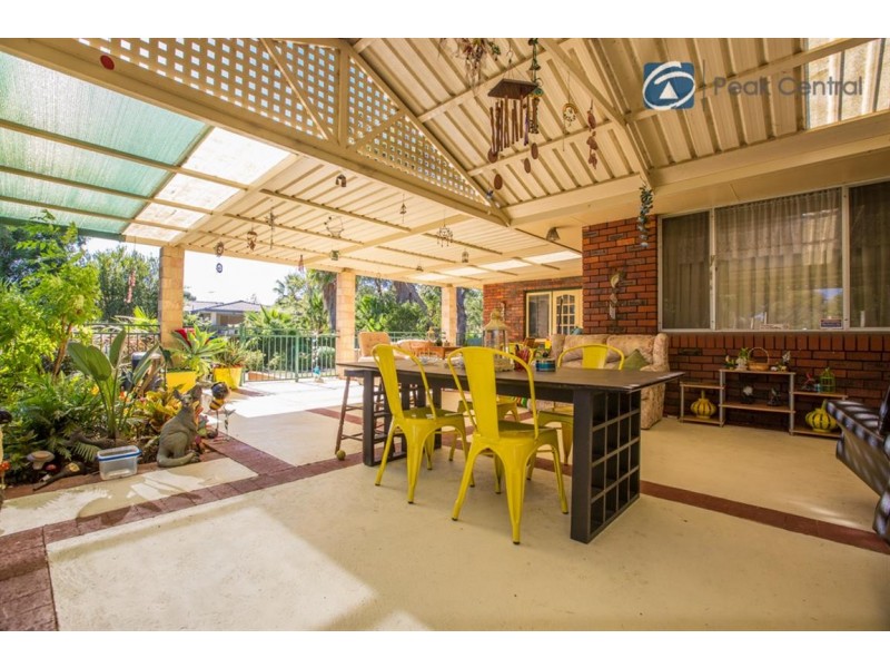 23 St Georges Ave, Champion Lakes WA 6111