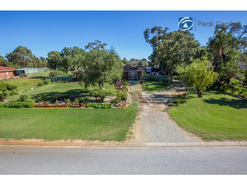 23 St Georges Ave, Champion Lakes WA 6111