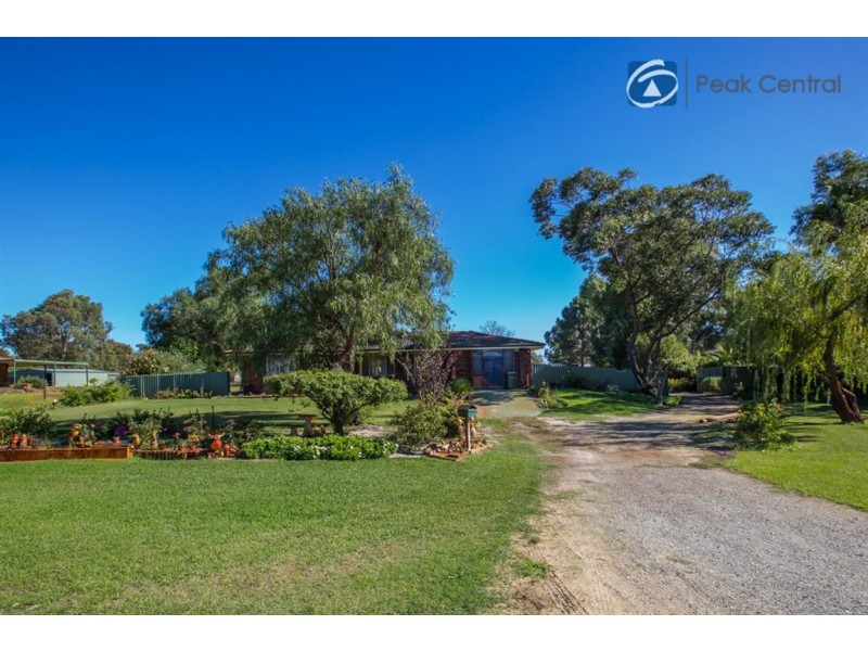 23 St Georges Ave, Champion Lakes WA 6111