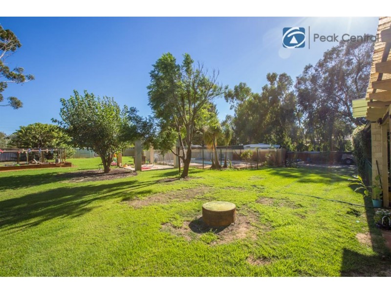 23 St Georges Ave, Champion Lakes WA 6111