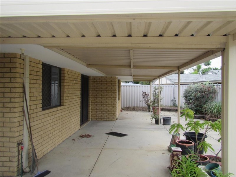 6 Corringle Grove, South Lake WA 6164