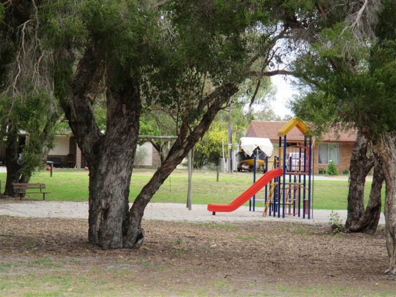 6 Corringle Grove, South Lake WA 6164