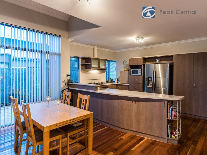 12 Wakehurst Loop, Success WA 6164