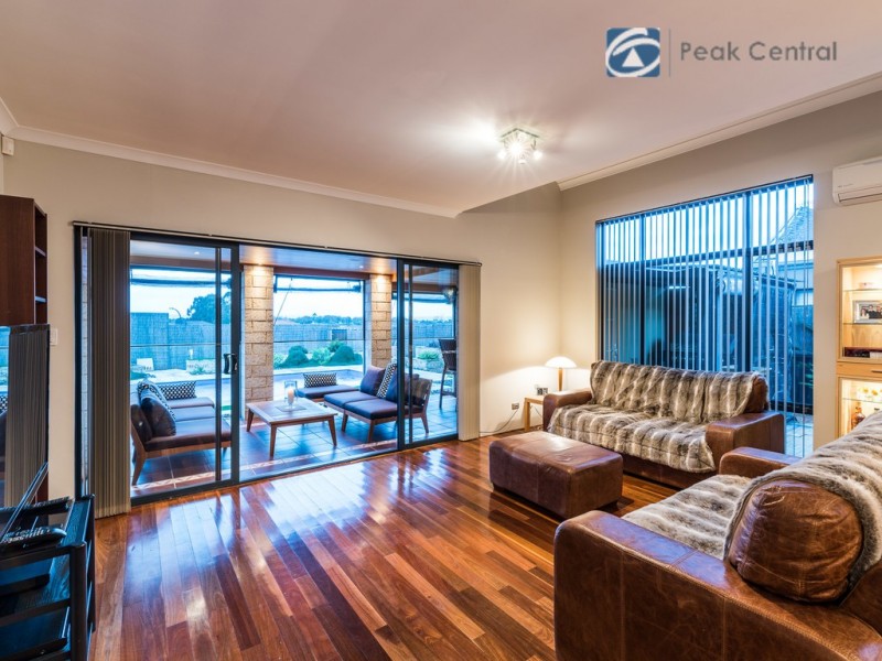 12 Wakehurst Loop, Success WA 6164