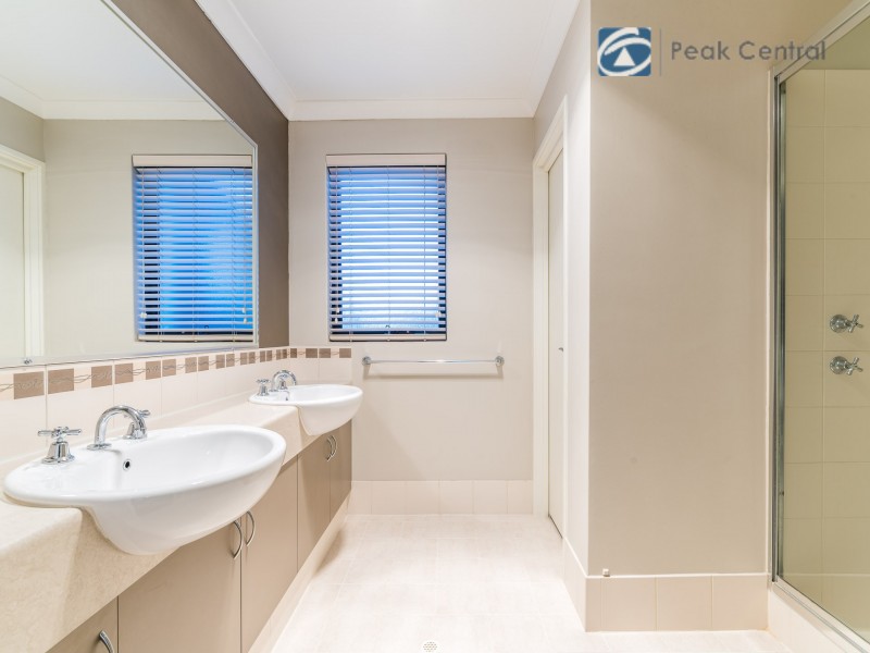 12 Wakehurst Loop, Success WA 6164