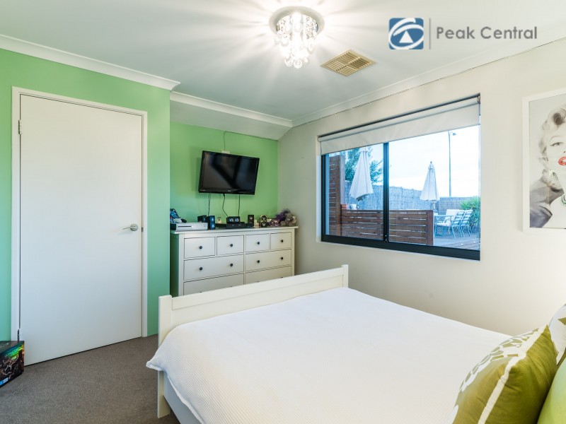 12 Wakehurst Loop, Success WA 6164