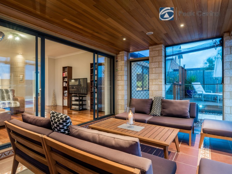 12 Wakehurst Loop, Success WA 6164