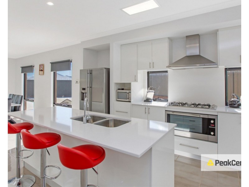 4 Addis Way, Wandi WA 6167