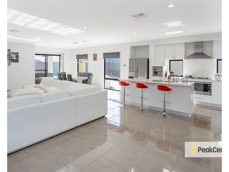 4 Addis Way, Wandi WA 6167