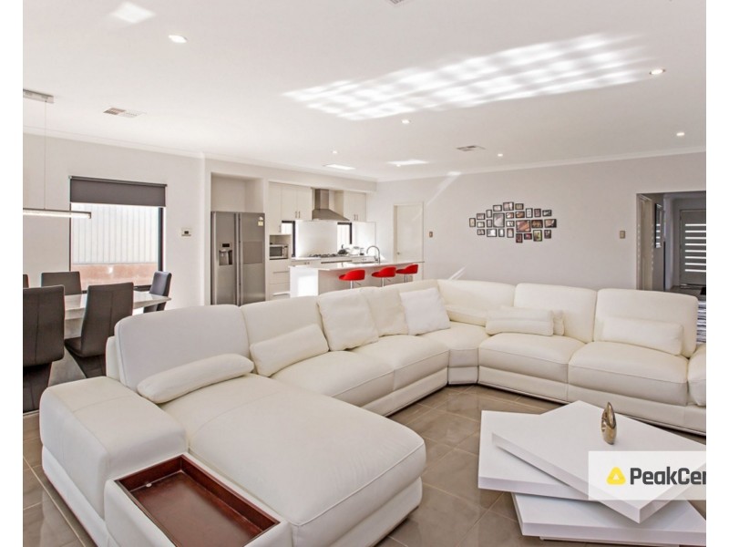 4 Addis Way, Wandi WA 6167