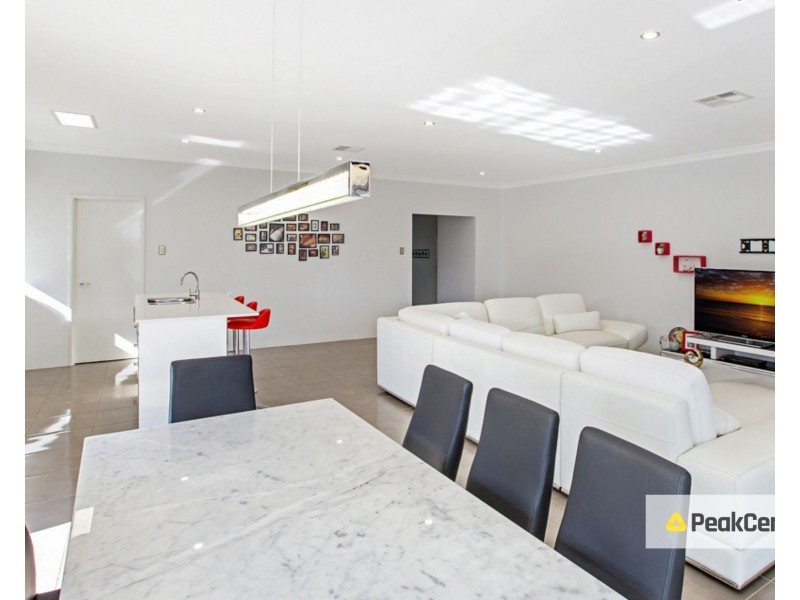 4 Addis Way, Wandi WA 6167
