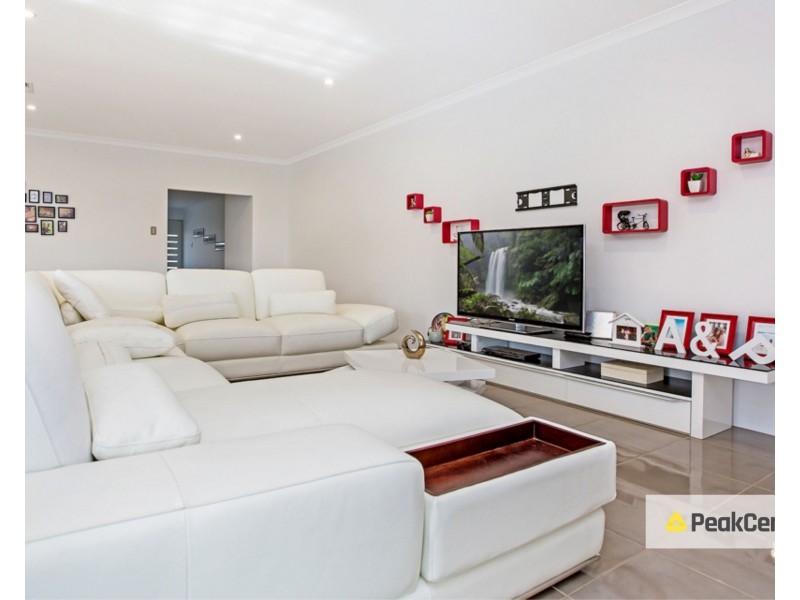 4 Addis Way, Wandi WA 6167