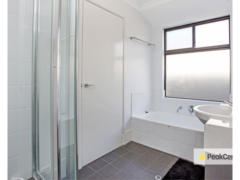 4 Addis Way, Wandi WA 6167