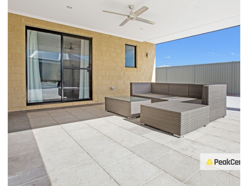 4 Addis Way, Wandi WA 6167