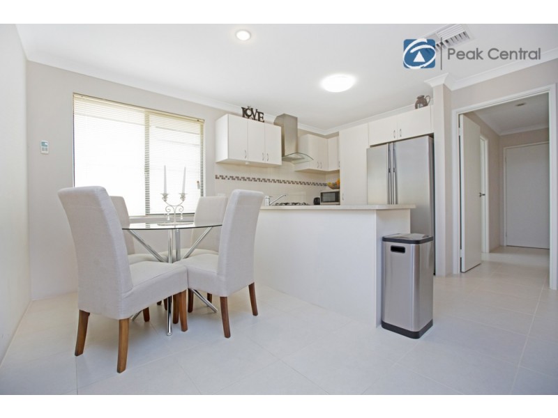 8 Magnet Close, Munster WA 6166