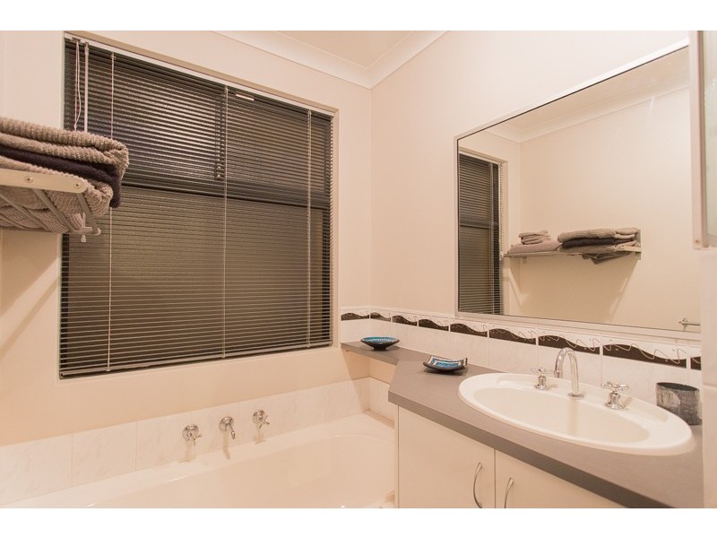 31 Kesiya Turn, Aubin Grove WA 6164