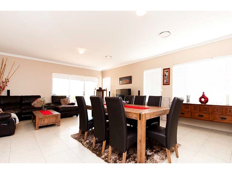 53 Daviesia Turn, Success WA 6164