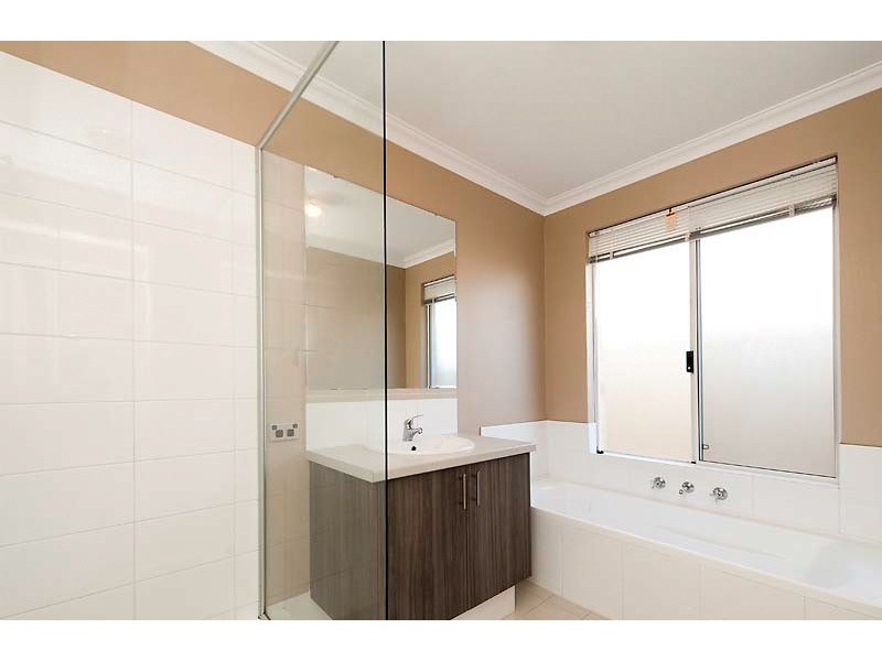 53 Daviesia Turn, Success WA 6164