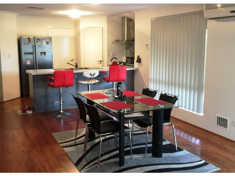 2 Jacksonia Promenade, Success WA 6164