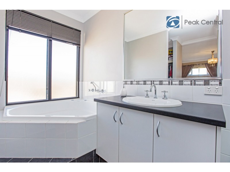 418 Wentworth Parade, Success WA 6164