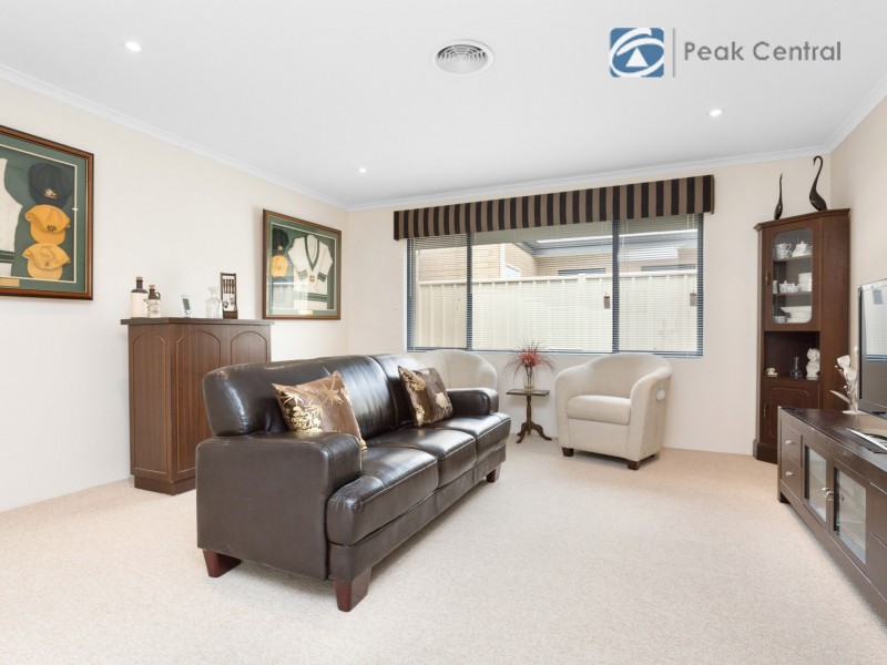 5 Correa Pass, Success WA 6164