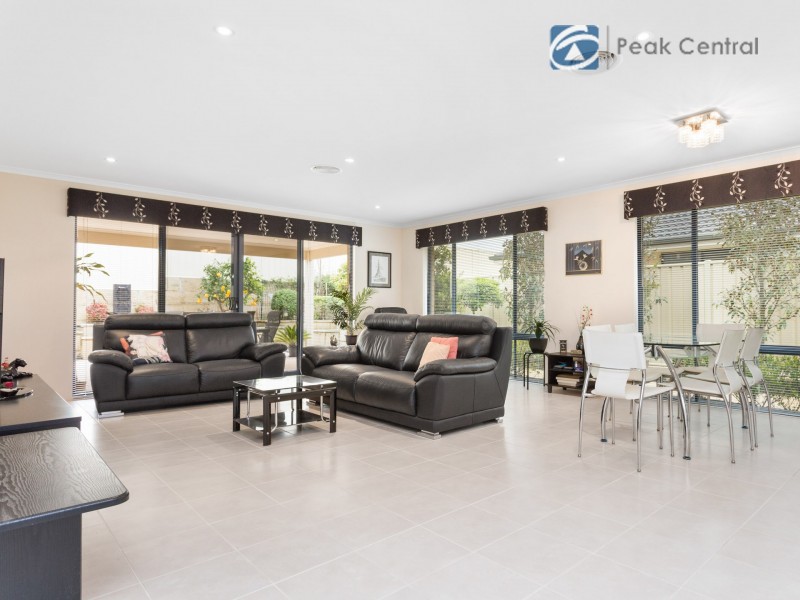 5 Correa Pass, Success WA 6164