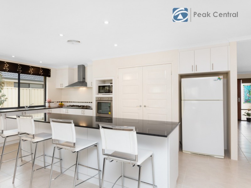 5 Correa Pass, Success WA 6164