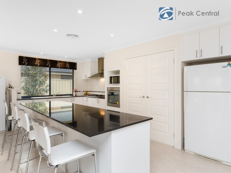 5 Correa Pass, Success WA 6164