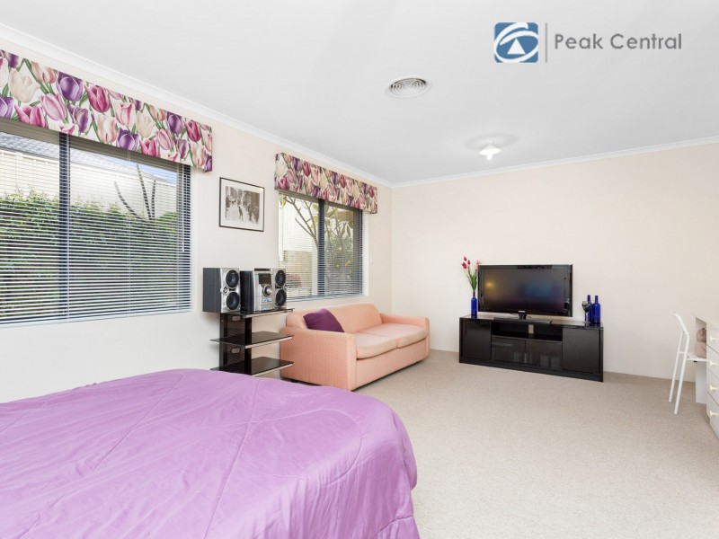 5 Correa Pass, Success WA 6164