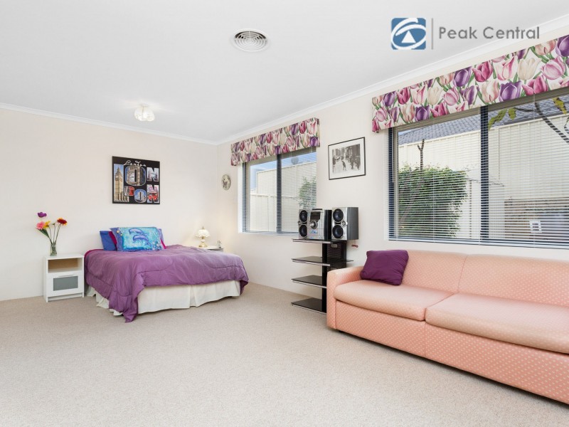 5 Correa Pass, Success WA 6164