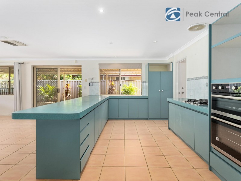 16 Rossell Place, Atwell WA 6164