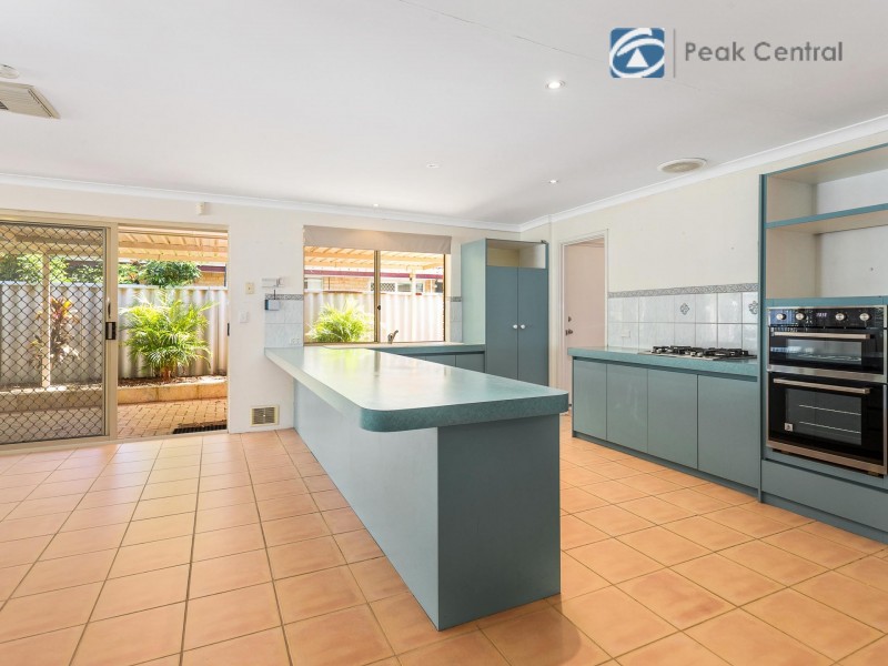 16 Rossell Place, Atwell WA 6164