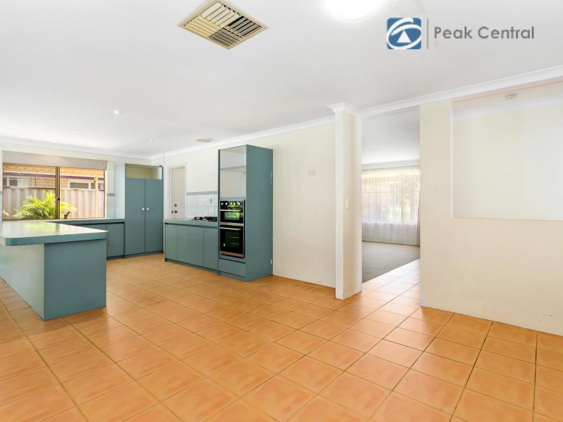 16 Rossell Place, Atwell WA 6164